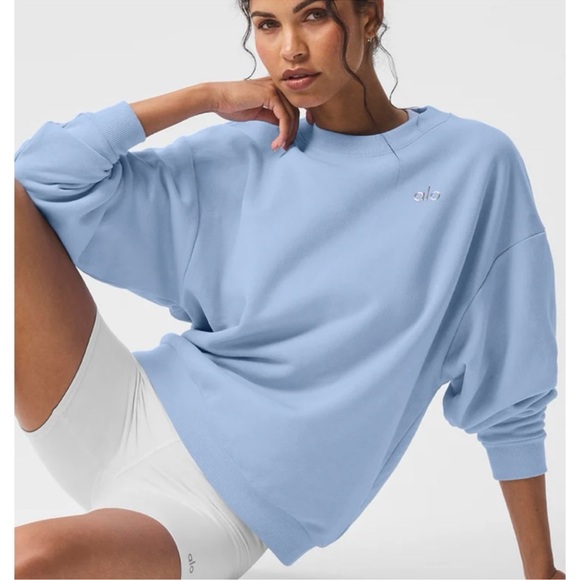 ALO Women’s Sea Shell Blue Crewneck Sweatahirt. Can’t get this color anymore - Picture 10 of 11